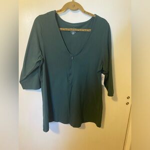 New with tags green zip front top